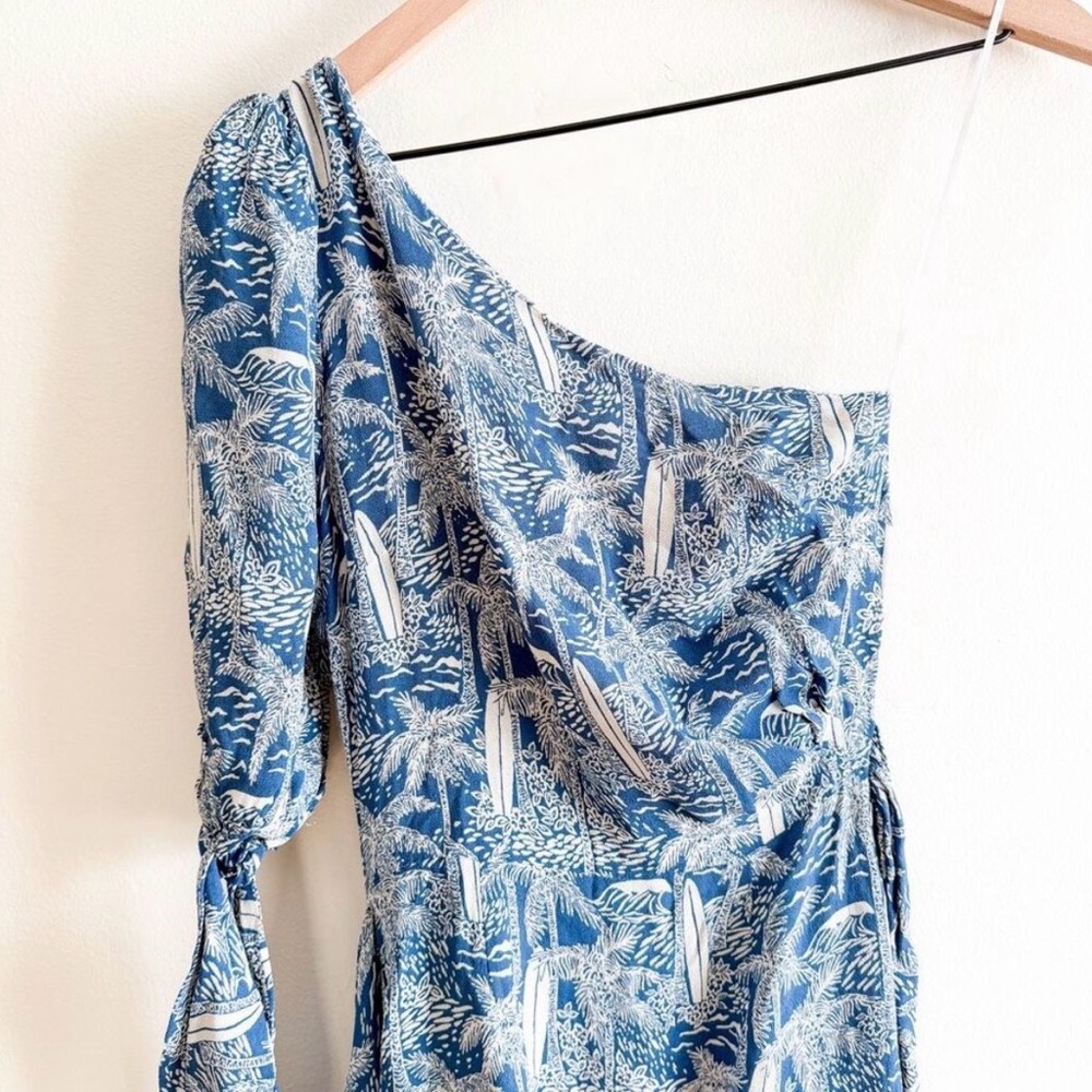 Reformation Rainey Dress in Bali - Picture 8 of 11